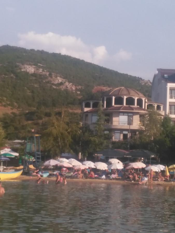 Hotel Saint Marena Pogradec Bagian luar foto